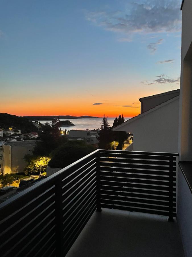 חוואר Sandi Hvar Apartments מראה חיצוני תמונה