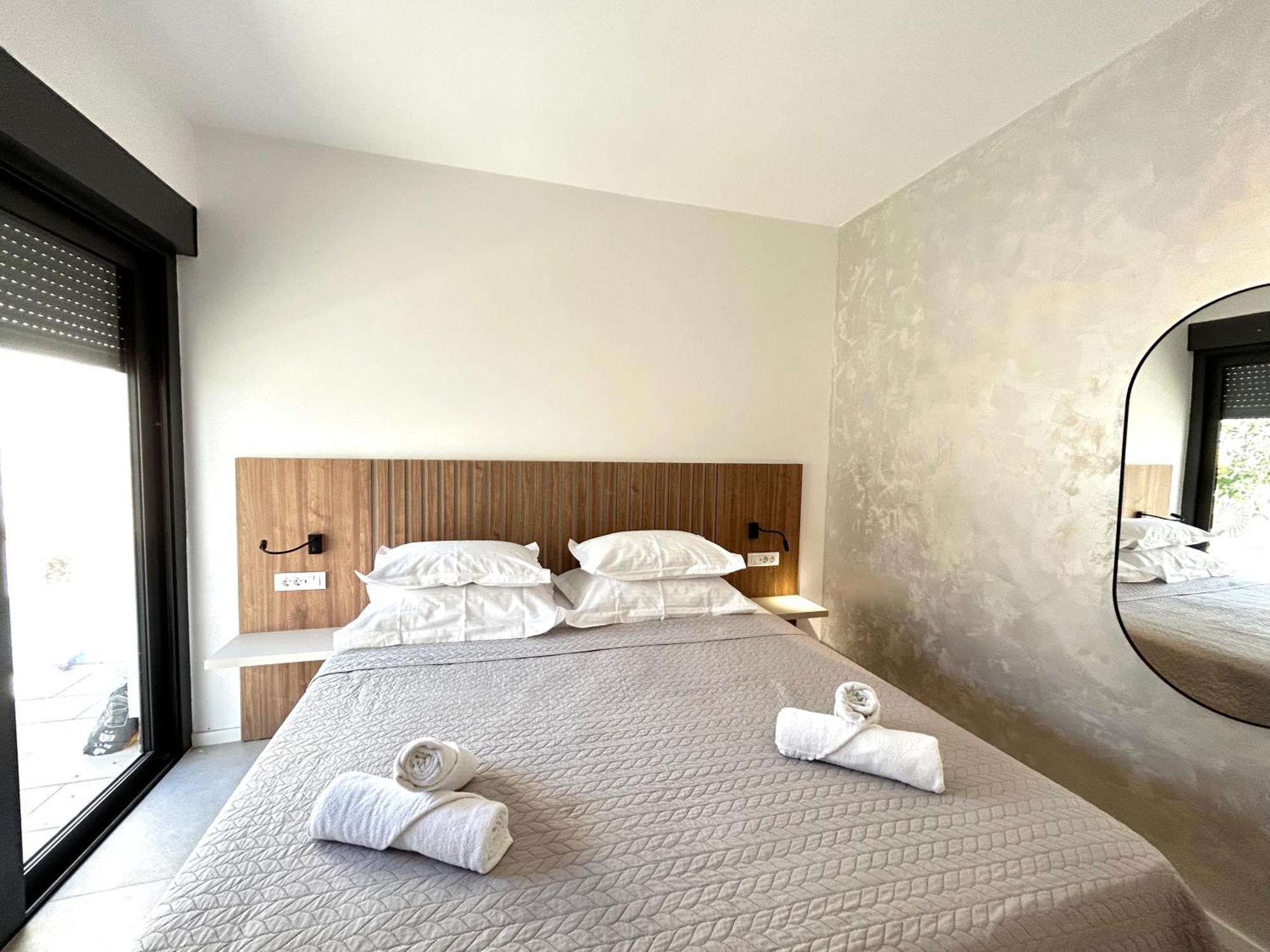 חוואר Sandi Hvar Apartments מראה חיצוני תמונה